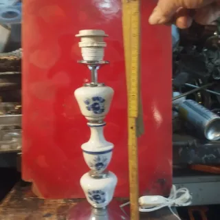 Lampada da tavolo ceramica blu e bianca