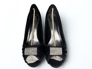 Zapatos fiesta raso negro pedrería - 39 - USO x1