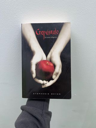 Crepúsculo (Saga Crepúsculo 1) (Spanish Edition)
