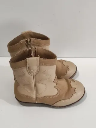 Botas, botines, zapatillas para niña