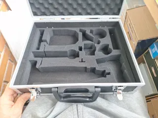 Caja de herramientas con esquineros de aluminio,