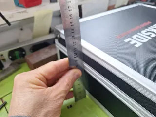 Caja de herramientas con esquineros de aluminio,