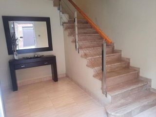 Casa adosada en venta en L'Alquenència en Alzira