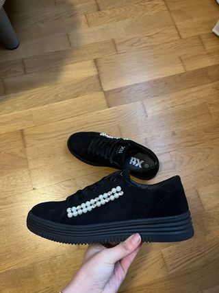 Zapatos Xti Negros con Perlas