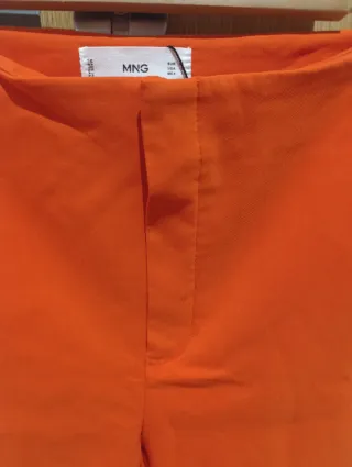 Pantalón naranja Mango nuevo