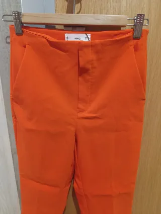 Pantalón naranja Mango nuevo