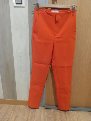 Pantalón naranja Mango nuevo