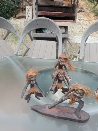 Figuras de madera artesanales