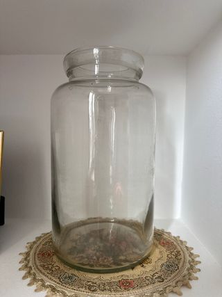 Bote antiguo de vidrio vintage