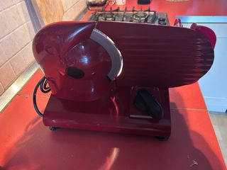 Affettatrice Ausonia RGV rossa