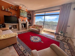 Chalet en venta en Vallirana