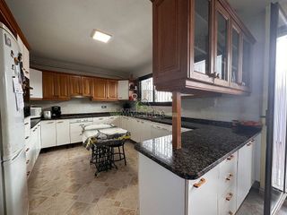 Chalet en venta en Vallirana