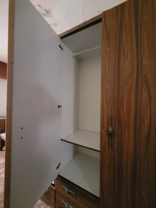 Armario ropero de madera