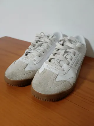 Zapatillas Puma Blancas y Grises