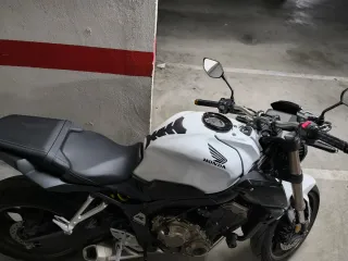 Honda CB650r 2022 Blanca