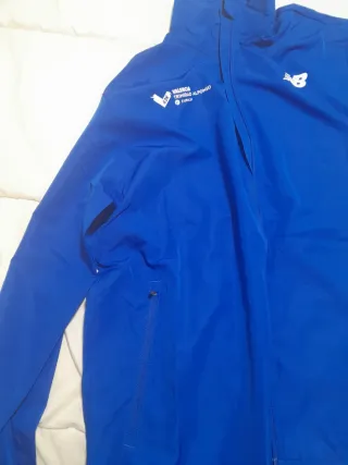 Cortavientos New Balance Maratón Valencia Talla L