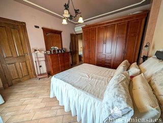 Chalet en venta en Linares