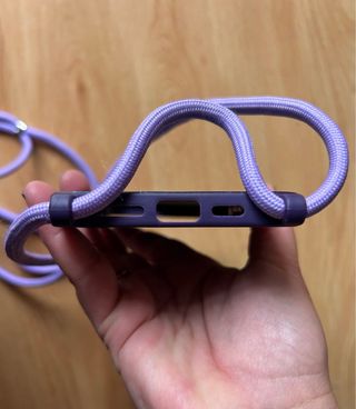 Funda iPhone 14 Plus Venom con cordón