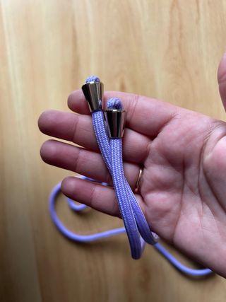 Funda iPhone 14 Plus Venom con cordón