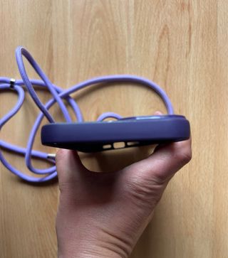 Funda iPhone 14 Plus Venom con cordón