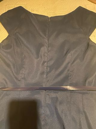 Vestido de oficina azul marino con cinturón