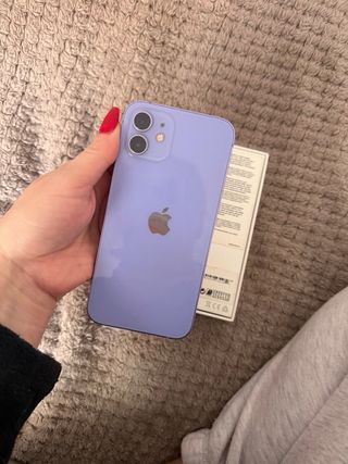 iPhone 12 Morado