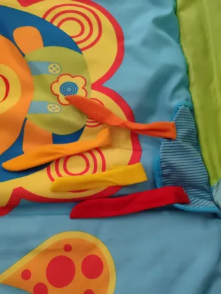 Parque de juegos para bebé plegable. De telita