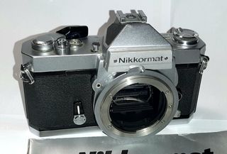 Nikkormat FT2 + Libretto Inglese