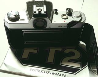 Nikkormat FT2 + Libretto Inglese