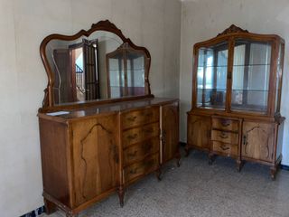 2 Muebles Madera Buffet y Vitrina
