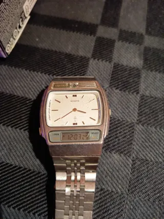 Reloj Seiko Quartz Digital Analógico