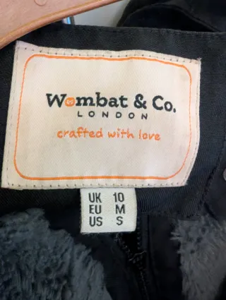 Abrigo porteo y premamá Wombat & Co Negro