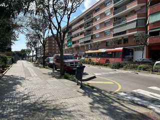 Local comercial en venta en Centre - Eixample – Can Llobet – Can Serra en Barbera del Vallès