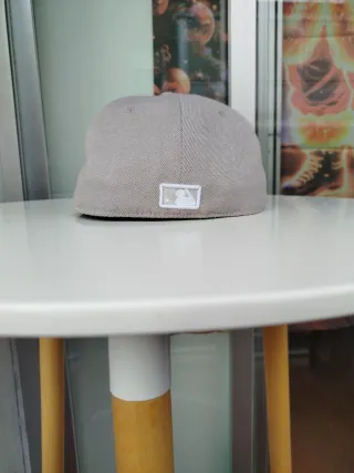 Gorra New Era LA Gris