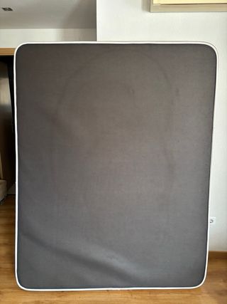 Colchón viscoelástico y base tapizada