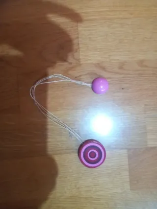 Sujetador de cortina imantado