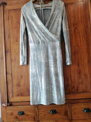 Vestido fiesta dorado plateado punto con caída