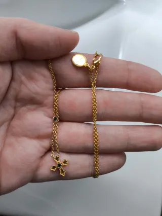 Collar Cruz Aristocrazy Negro y Dorado