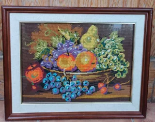 Antiguo tapiz bodegón frutas frutero con uvas pera
