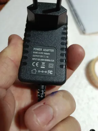 (79)Adaptador de corriente europeo