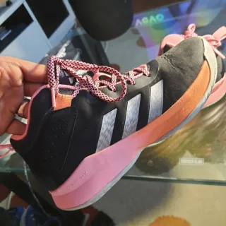 Scarpe Adidas nere e rosa
