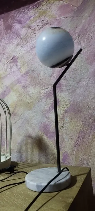 Lámpara de mesa moderna decorativa