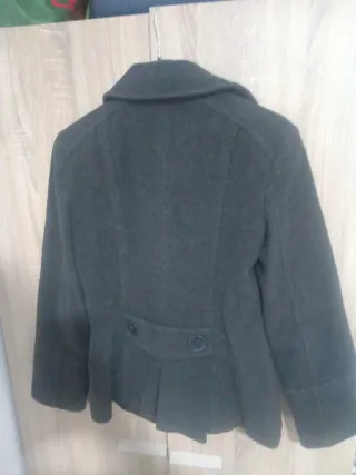 Abrigo Zara gris oscuro