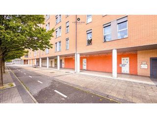 Local comercial en venta en Buztintxuri en Pamplona