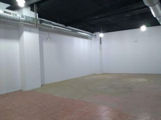 Local comercial en venta en Las Almenas en Tomares