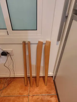 Mesa y 4 Sillas Comedor