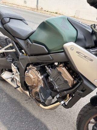 Honda CB650R Verde Oscuro y negro