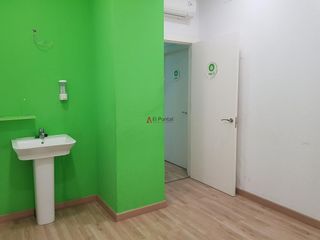 Local comercial en alquiler en Puerto Chico en Santander