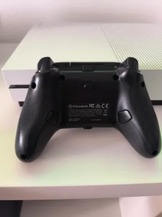 Xbox One S 1TB Blanca + Mando y Cables