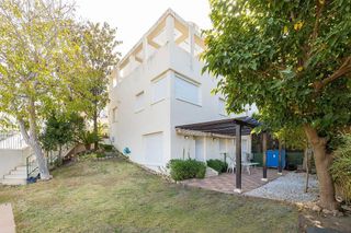 Casa pareada en venta en Bola de Oro - Serrallo en Granada